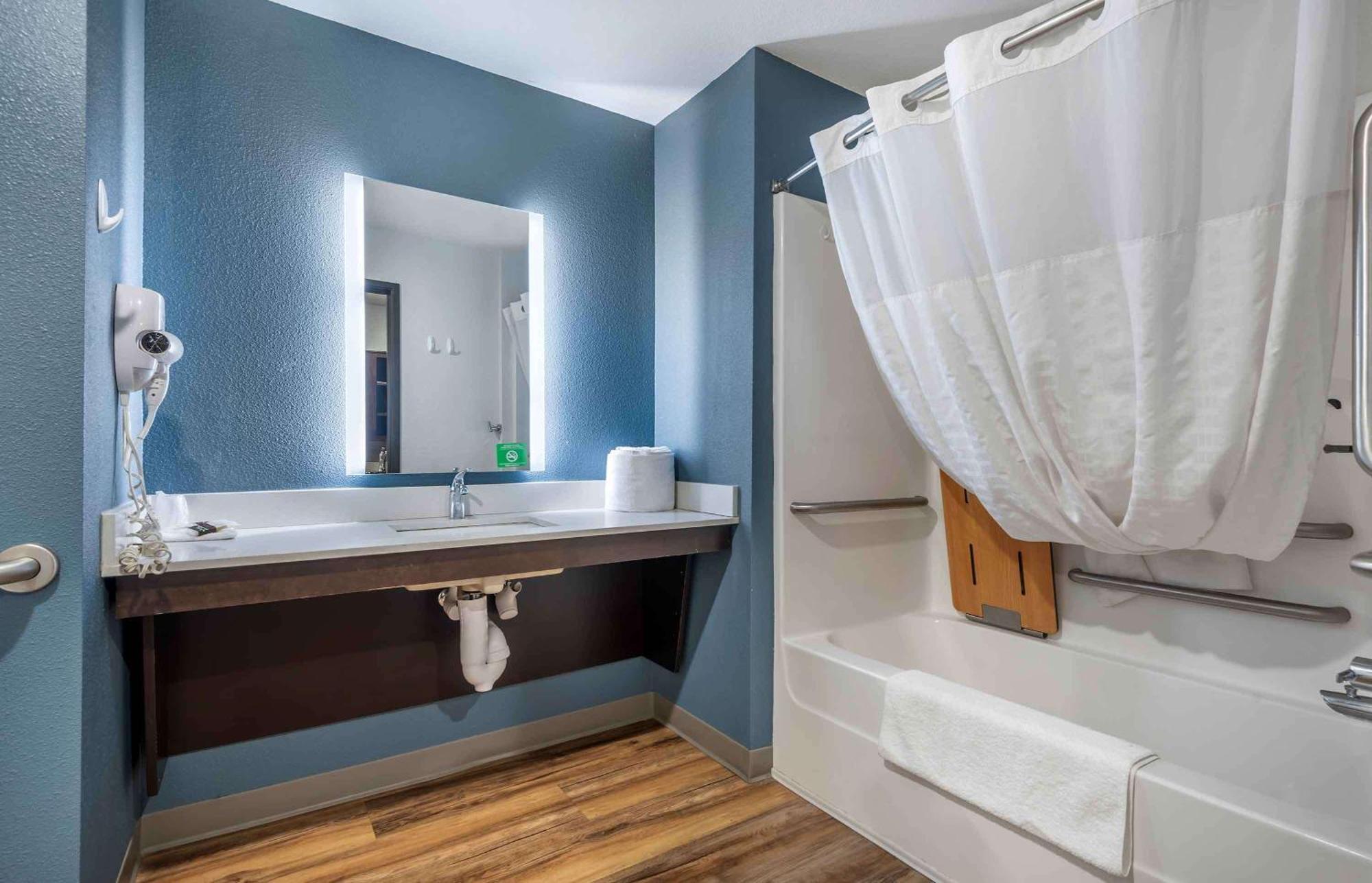 Extended Stay America Select Suites - Charlotte - Northlake Exterior photo