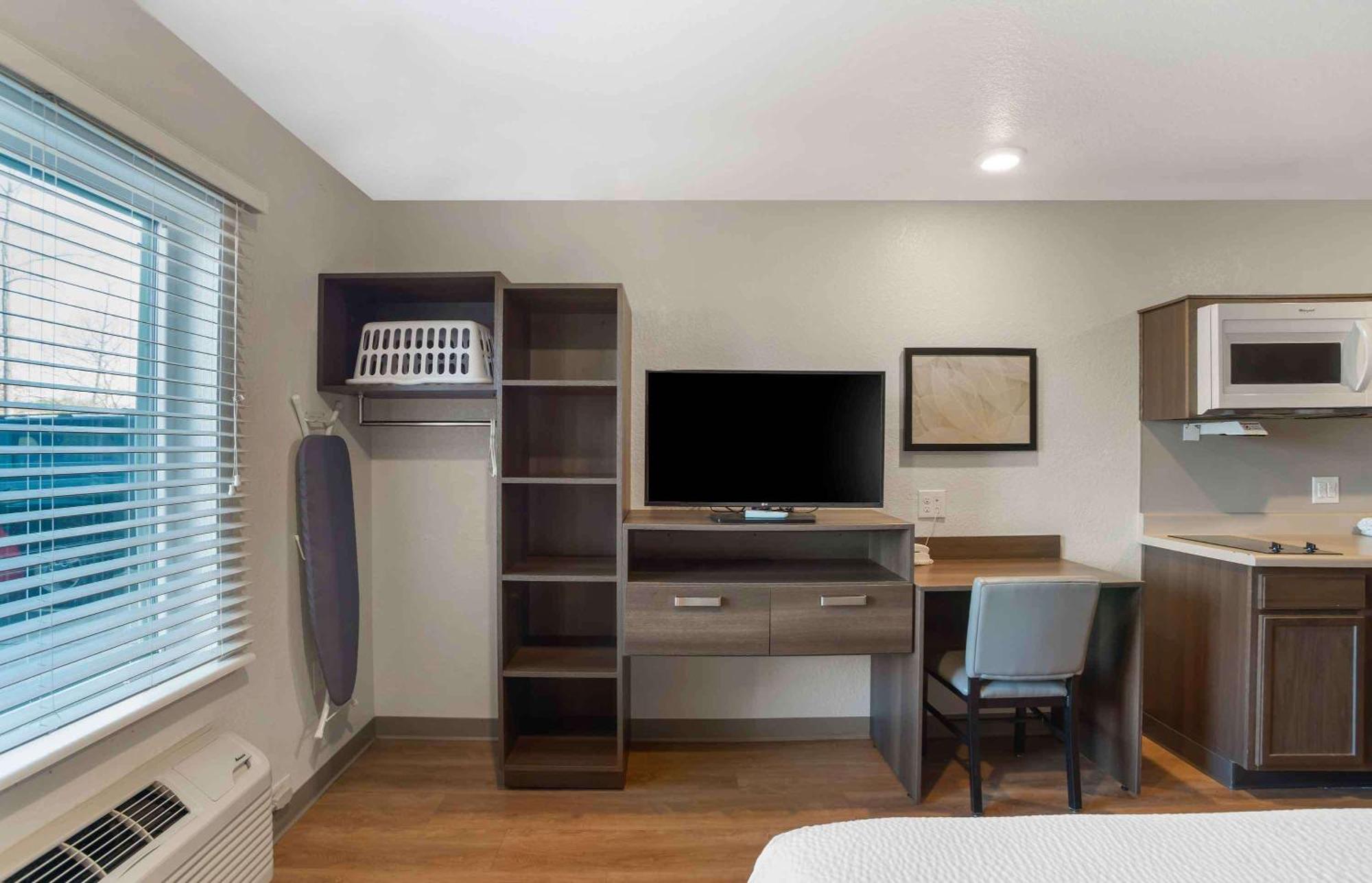Extended Stay America Select Suites - Charlotte - Northlake Exterior photo