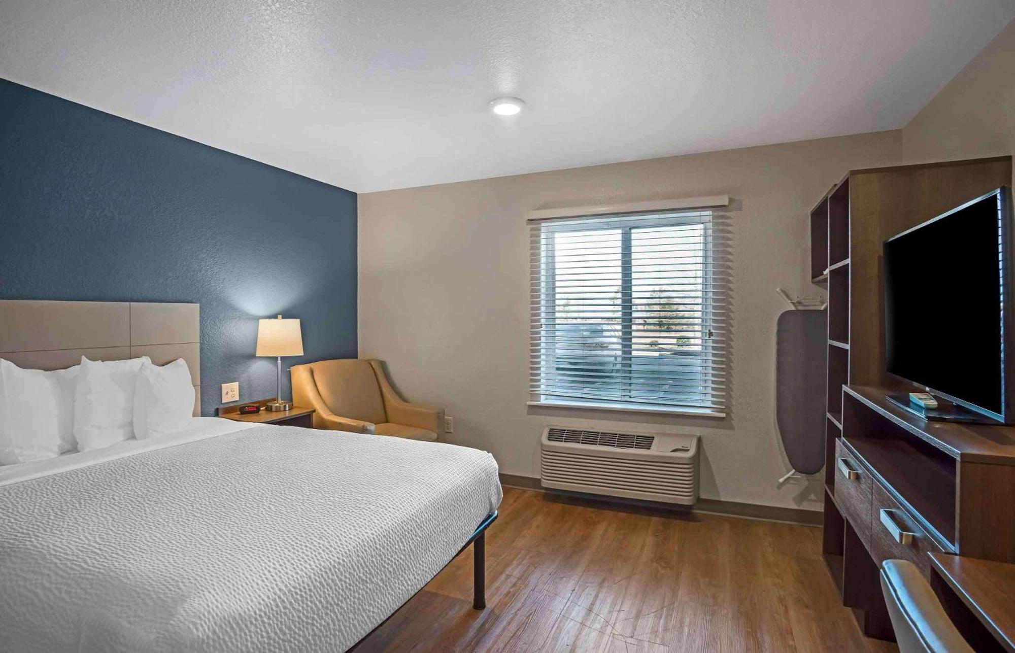 Extended Stay America Select Suites - Charlotte - Northlake Exterior photo
